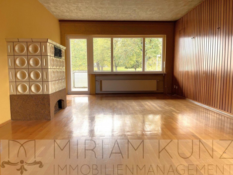 Wohnzimmer mit Kachelofen OG Einfamilienhaus Limburg