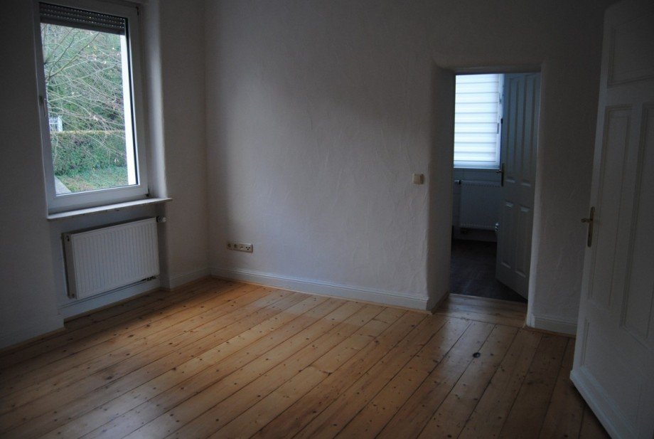 3. Zimmer mit Zugang zum Bad Etagenwohnung Hadamar