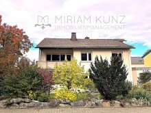 Stra�enansicht Leider verkauft! Familienhaus mit Einliegerwohnung oder Zweifamilienhaus in Limburg/ Blumenrod