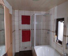 oben Bad Leider verkauft! - Familiengl�ck - oder doch viel Platz nur f�r zwei?