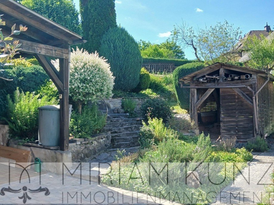 wundersch�n angelegter Garten Einfamilienhaus Weilburg