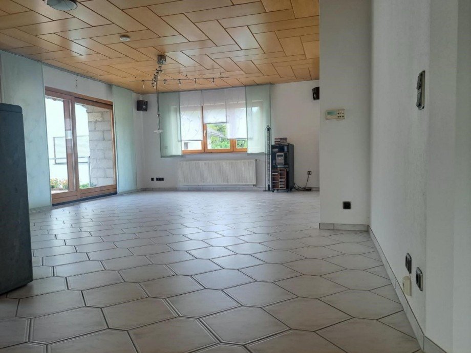 Wohn-E�zimmer mit Blick zur Terrasse Einfamilienhaus L�hnberg