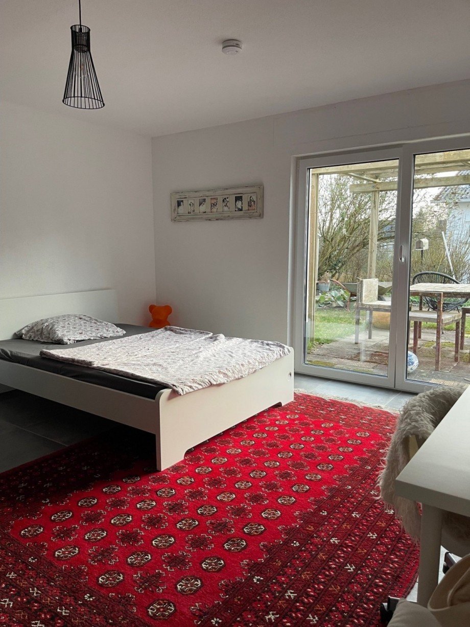 Schlafzimmer 2 mit Terrasse Haus Weilburg