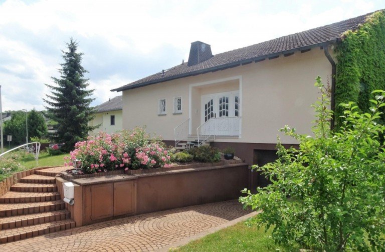 Front Weilburg - Kirschhofen Einfamilienhaus Verkauft - Ein Schmuckst�ck - Einfamilienhaus ohne Provision!