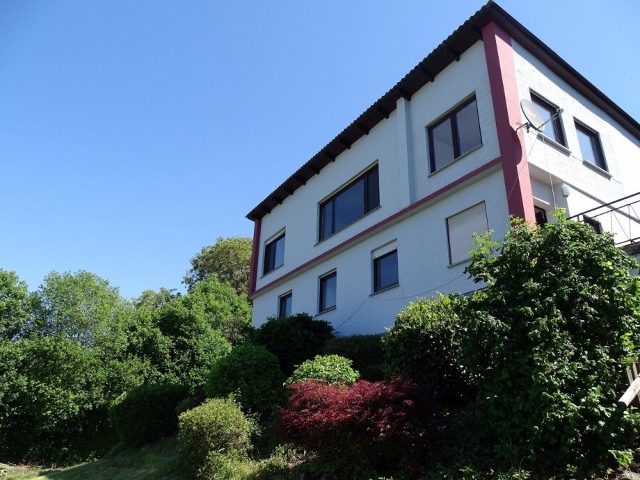 R�ckseite Einfamilienhaus L�hnberg