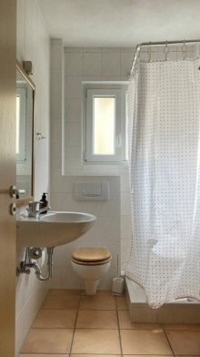 Bad unten/ G�ste-WC Familienhaus mit traumhaftem Garten - Beste Lage in Weilburg!