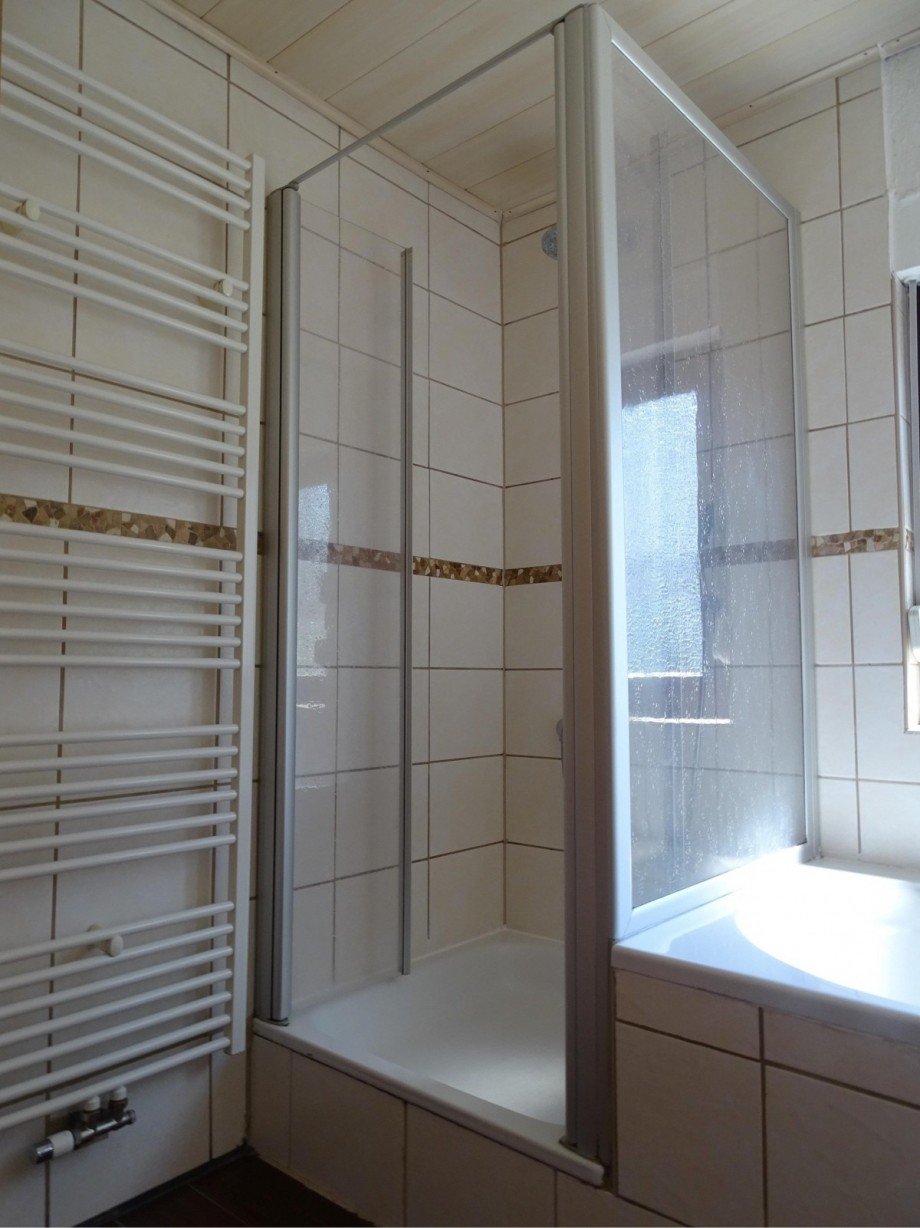 Dusche & Badewanne Einfamilienhaus L�hnberg