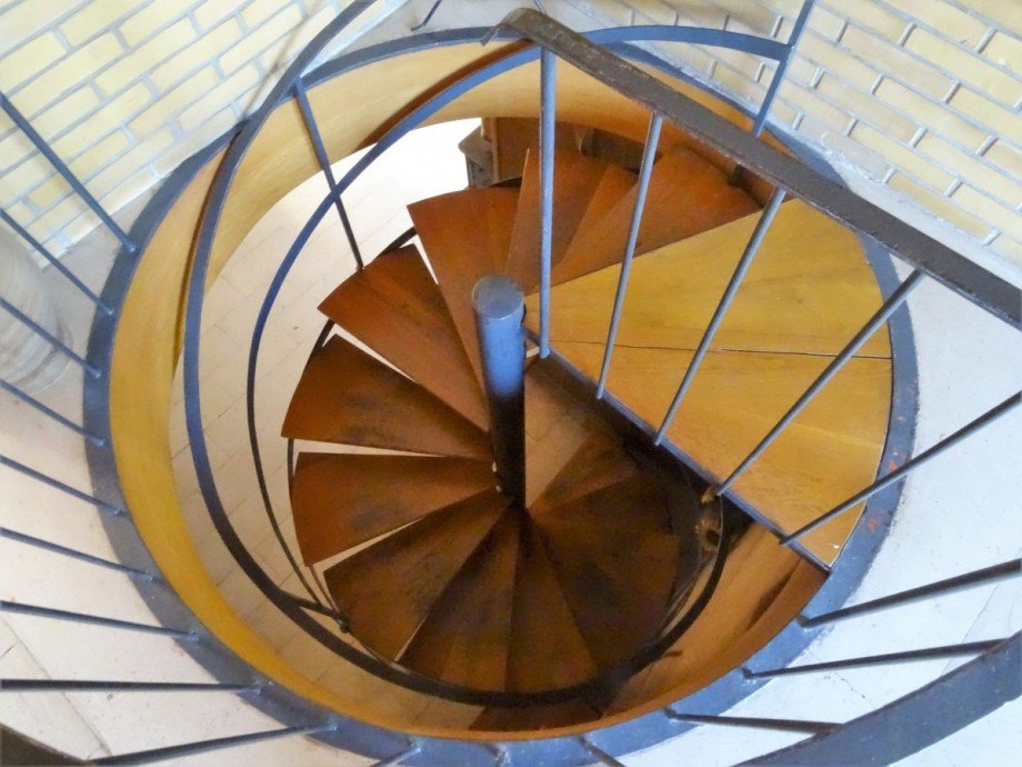 Wendeltreppe nach unten Einfamilienhaus Weilburg