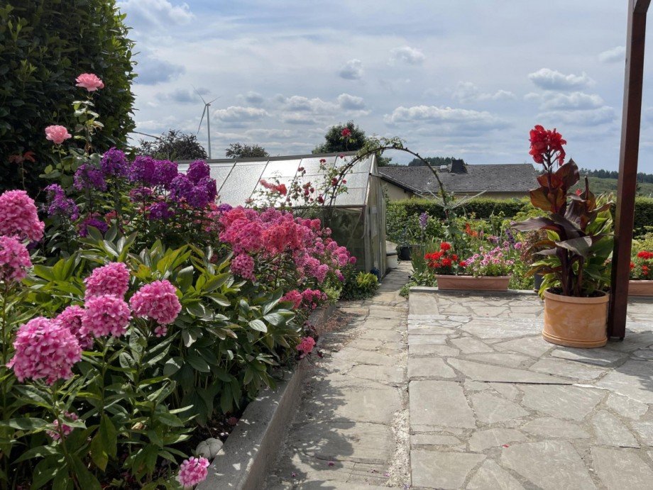 Blick in den Garten Einfamilienhaus Weilm�nster