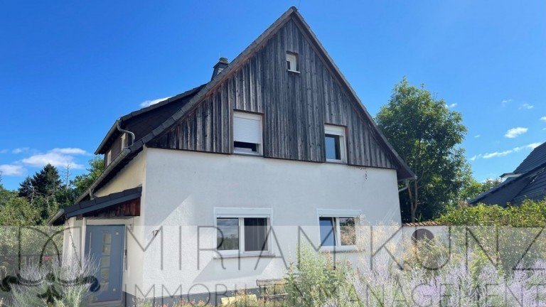 Stra�enansicht Weilburg Einfamilienhaus Familienhaus mit traumhaftem Garten - Beste Lage in Weilburg!